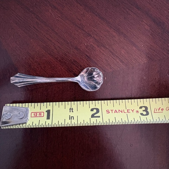 Elegant Sterling Silver Salt Cellar Set - Picture 7 of 12